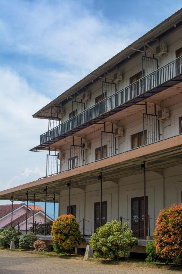 Wisma Amandari Bandar Lampung Buitenkant foto